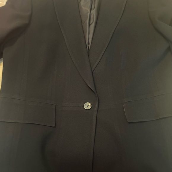 Three piece Talbots Black suit, all size 8 - Picture 8 of 15